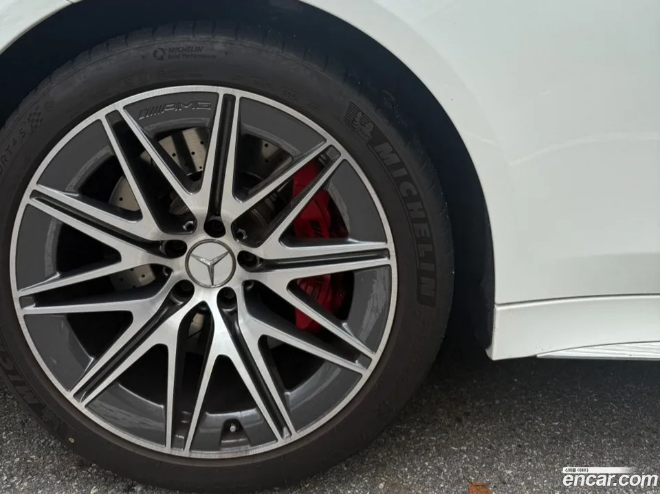 Mercedes-Benz AMG GT 4 43 4MATIC+ 2024 — миниатюра 2