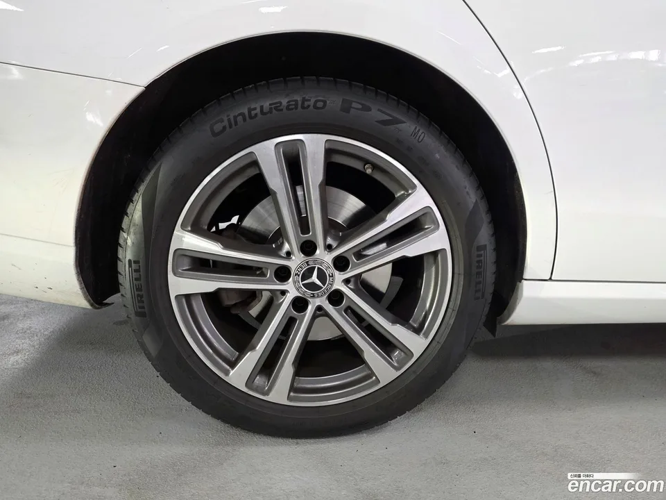 Mercedes-Benz E-Class E350 4MATIC 2022 — миниатюра 5