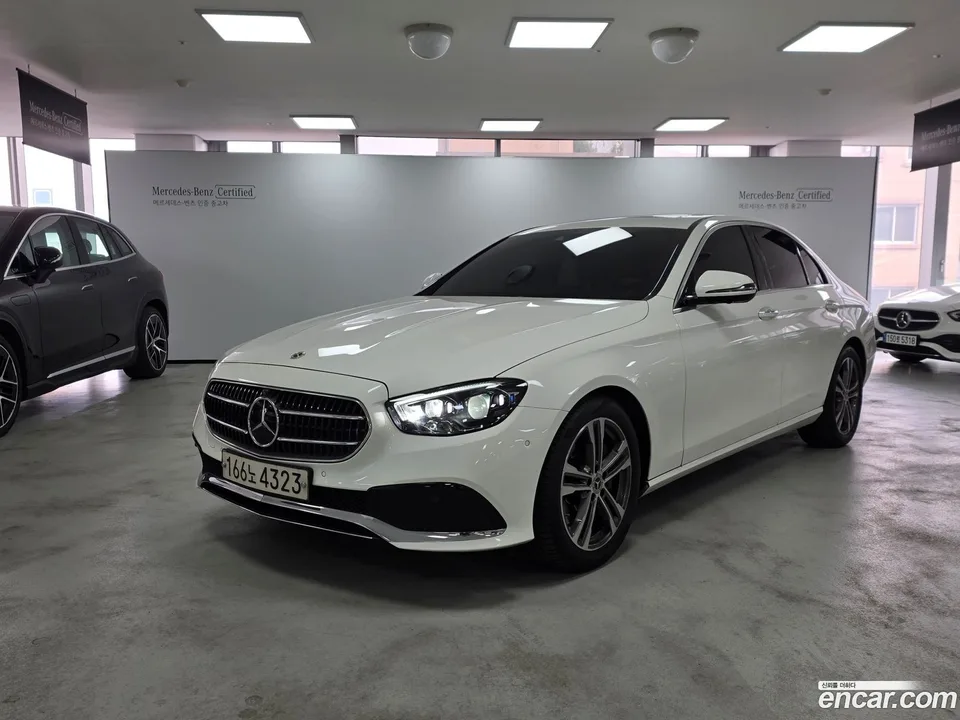 Mercedes-Benz E-Class E350 4MATIC 2022 — фото 1, купить с доставкой в Москву