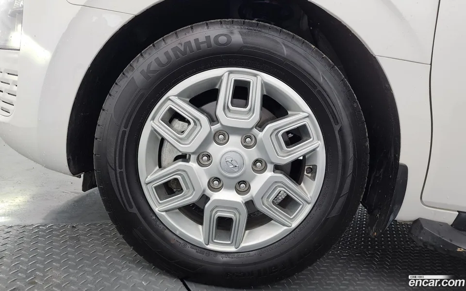 Hyundai Staria 5 2023 — миниатюра 5