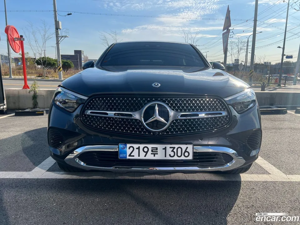 Mercedes-Benz GLC-Class GLC300 4MATIC 2025 — фото 1, купить с доставкой в Москву