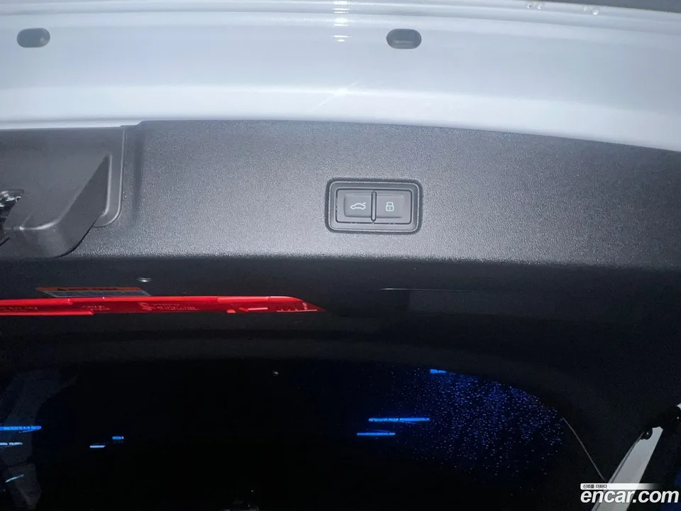 Audi Q4 e-tron 45 2025 — миниатюра 2