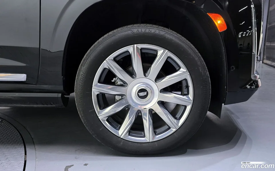 Cadillac Escalade 6.2 ESV 2022 — миниатюра 2