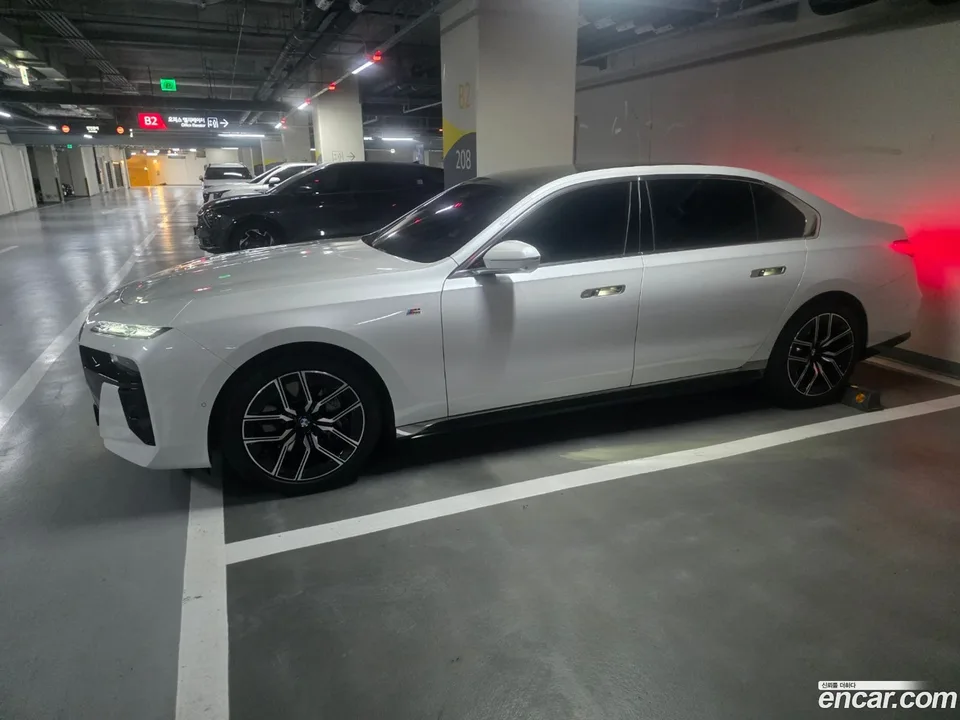 BMW 7 Series 740i xDrive M 2025 — миниатюра 3