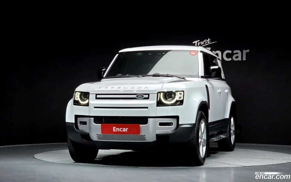 Land Rover Defender 110 D300 HSE 2022 — миниатюра 3