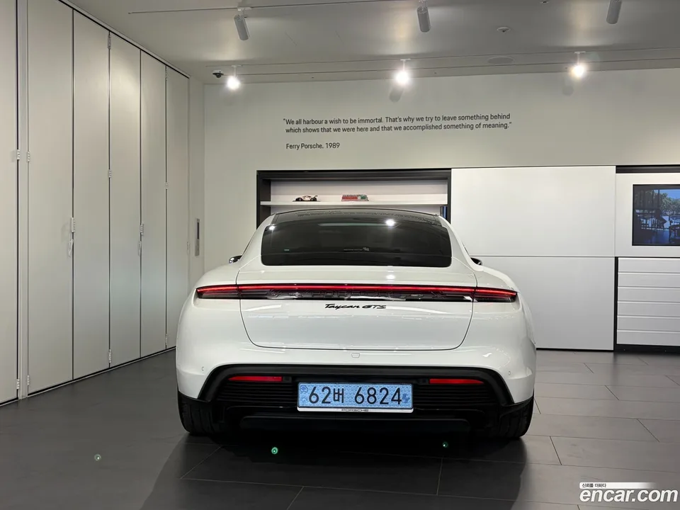 Porsche Taycan GTS 2025 — миниатюра 4