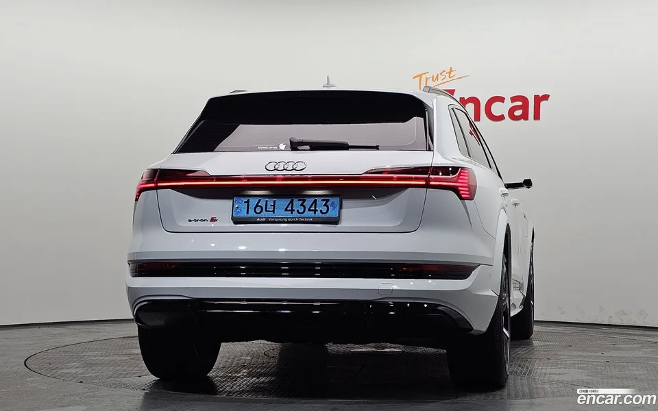 Audi e-tron S 2022 — миниатюра 4