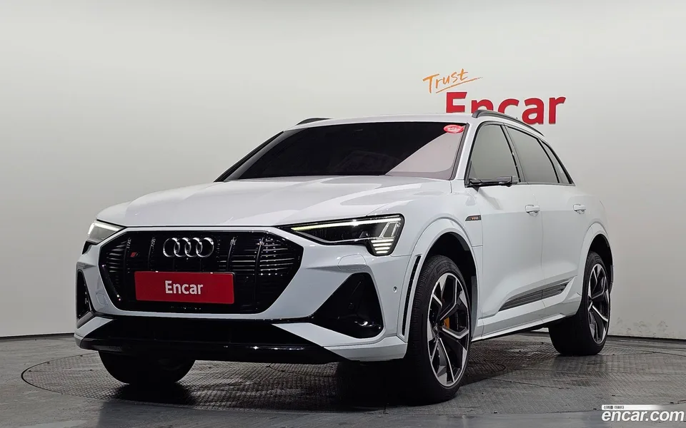 Audi e-tron S 2022 — фото 1, купить с доставкой в Москву