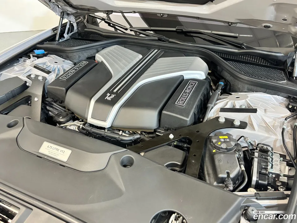 Rolls-Royce Ghost 6.7 EWB V12 2022 — миниатюра 2