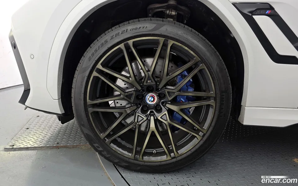 BMW X6 M 4.4 2023 — миниатюра 2