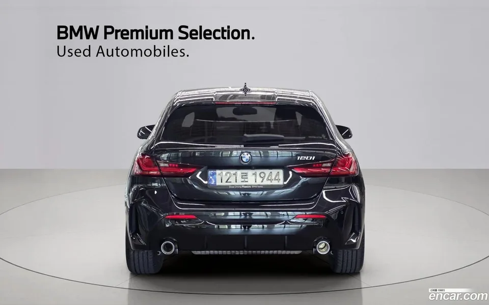 BMW 1 Series 120i M 2023 — миниатюра 4