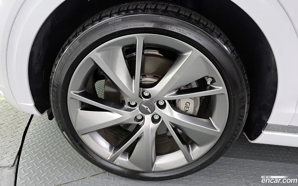 Genesis GV70 2.5T 2WD 2023 — миниатюра 2