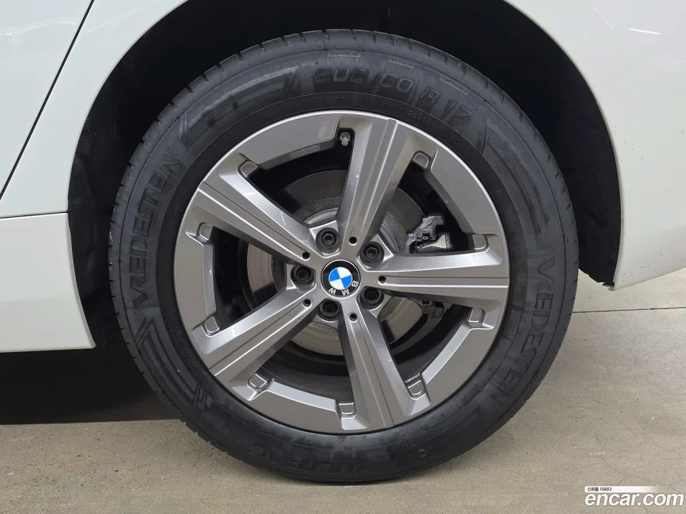 BMW 2 Series Active Tourer 218d 2025 — миниатюра 2