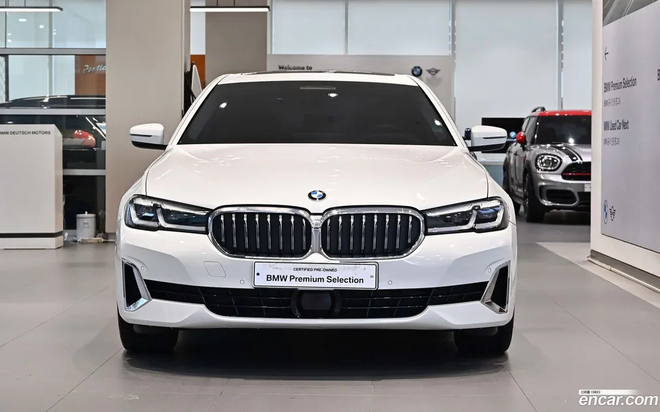 BMW 5 Series 530i 2022 — миниатюра 3