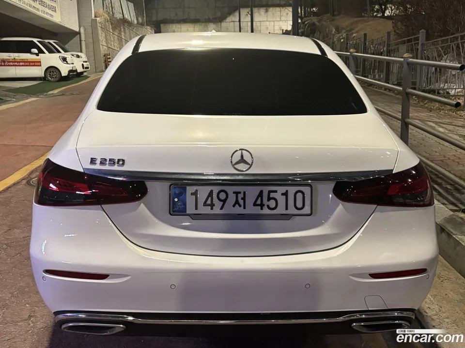 Mercedes-Benz E-Class E250 2023 — миниатюра 3
