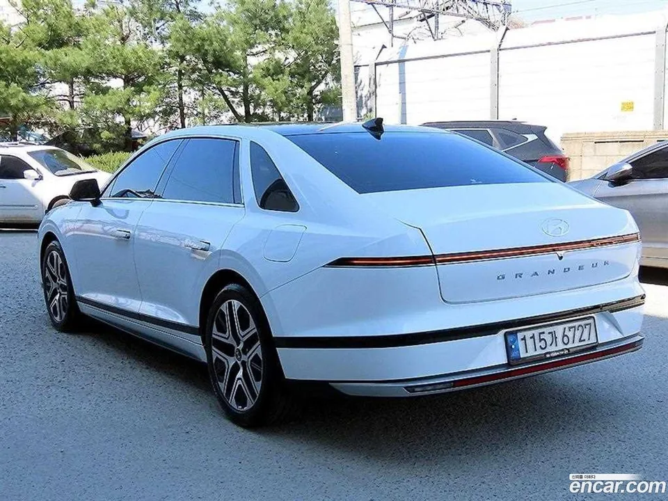 Hyundai Grandeur 2.5 2WD 2023 — миниатюра 2