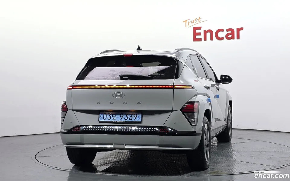 Hyundai Kona Electric 2023 — миниатюра 4