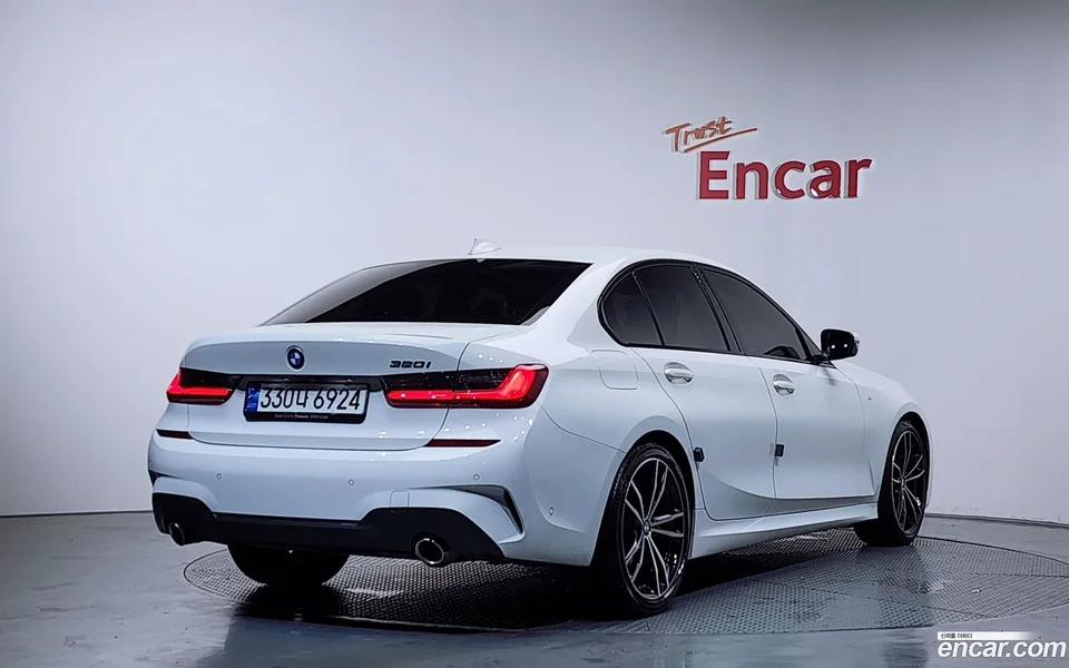BMW 3 Series 320i M 2022 — миниатюра 2
