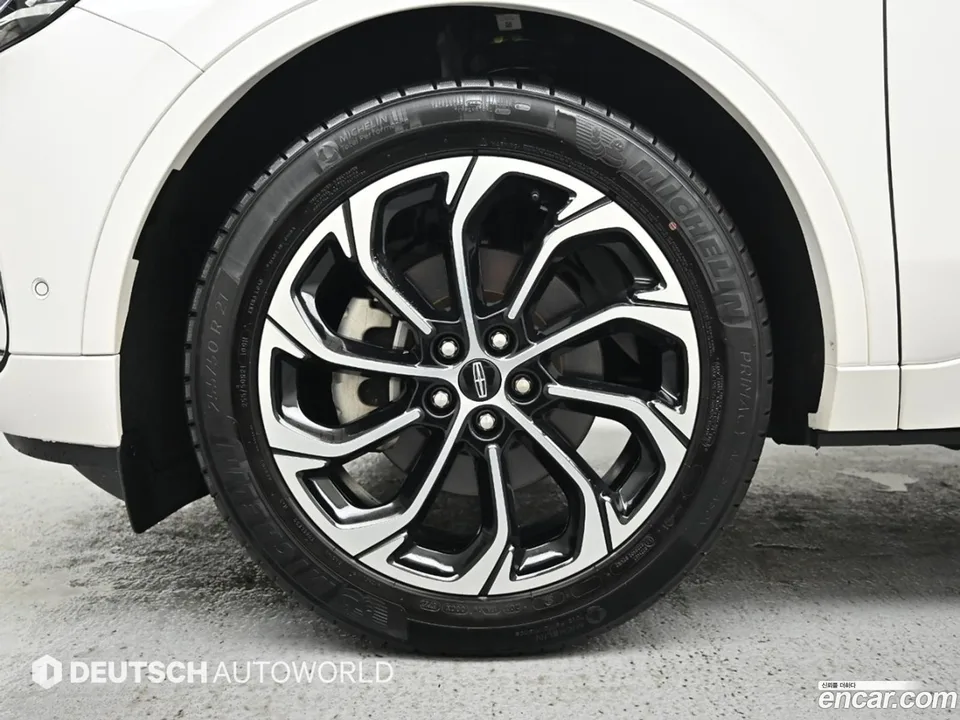 Lincoln Nautilus 2.0 AWD 2023 — миниатюра 2