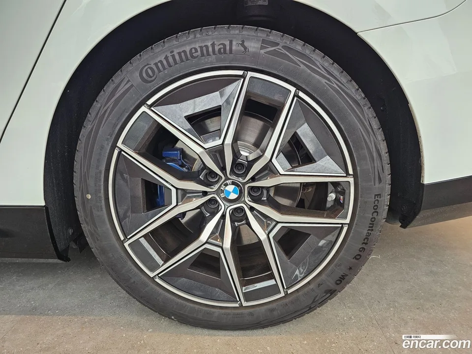 BMW i5 eDrive 40 M 2025 — миниатюра 5