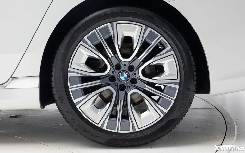 BMW 7 Series 740i sDrive 2023 — миниатюра 2