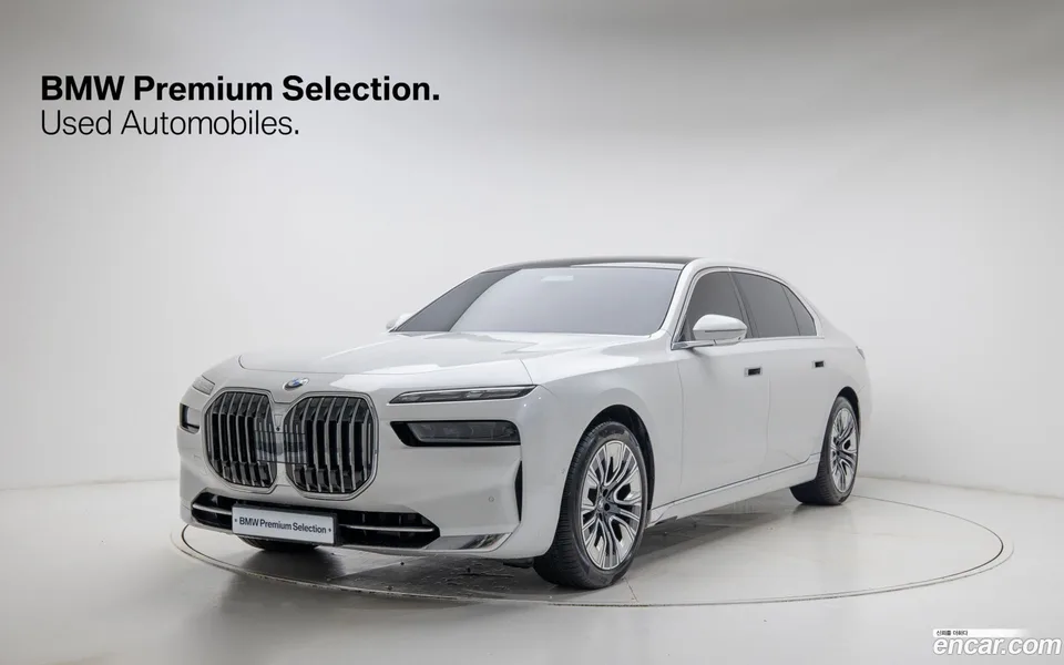 BMW 7 Series 740i sDrive 2023 — фото 1, купить с доставкой в Москву