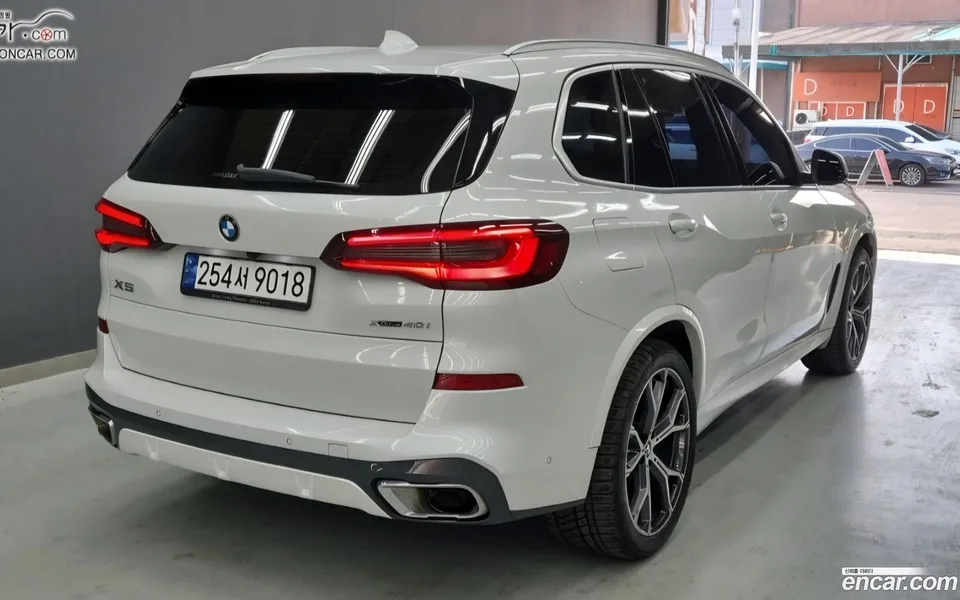 BMW X5 xDrive 40i M 2023 — миниатюра 2