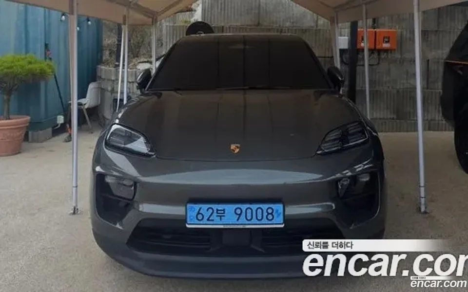 Porsche Macan Electric 2025