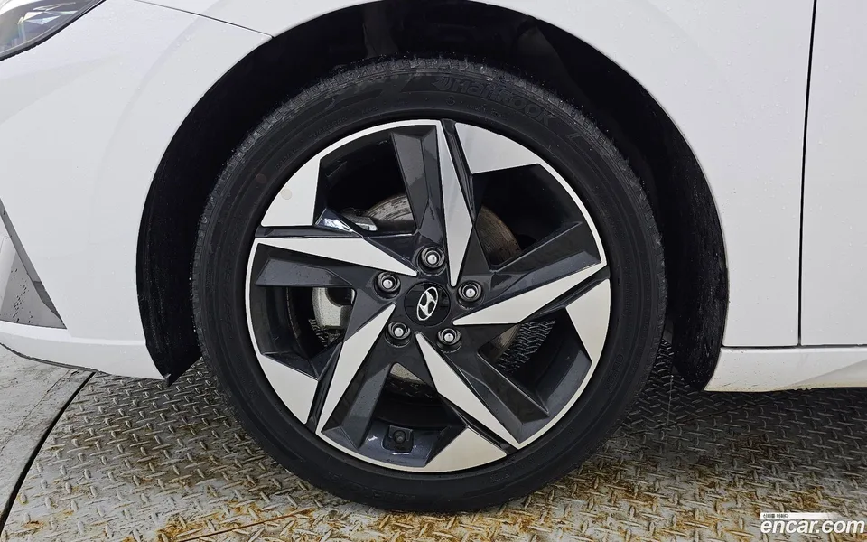 Hyundai Avante Hybrid 2023 — миниатюра 2