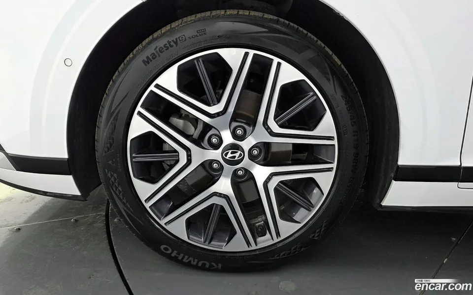 Hyundai Grandeur 2.5 2WD 2023 — миниатюра 2