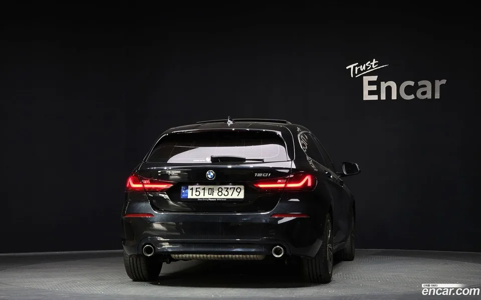 BMW 1 Series 120i 2023 — миниатюра 4