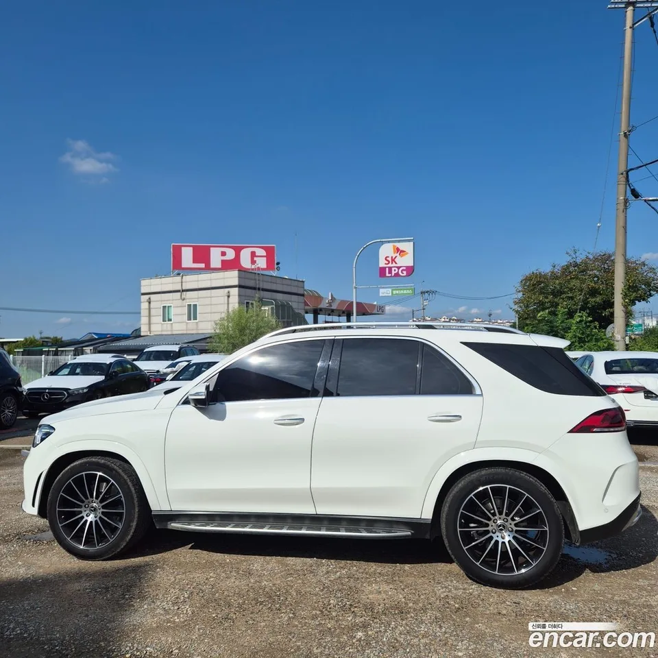 Mercedes-Benz GLE-Class GLE450 4MATIC AMG Line 2023 — миниатюра 3