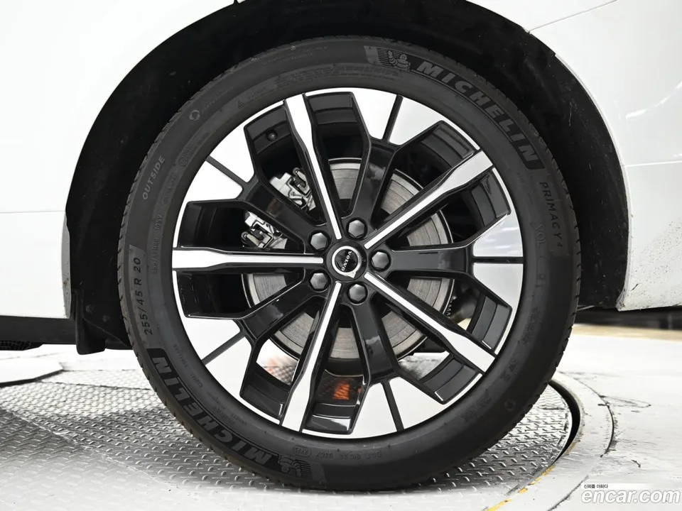 Volvo XC60 T8 2025 — миниатюра 5