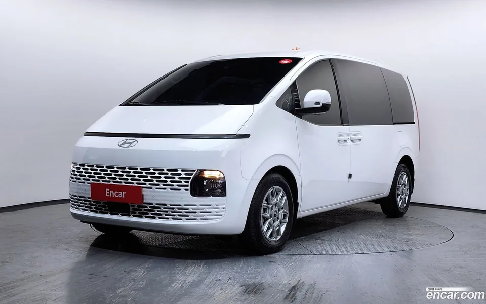 Hyundai Staria 3 2025 — фото 1, купить с доставкой в Москву