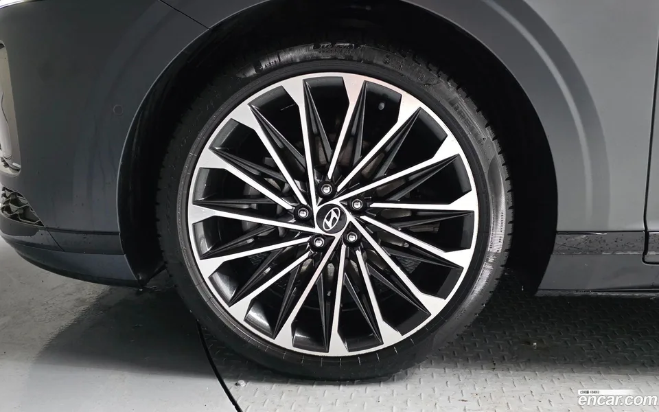 Hyundai Grandeur 2.5 2WD 2023 — миниатюра 2