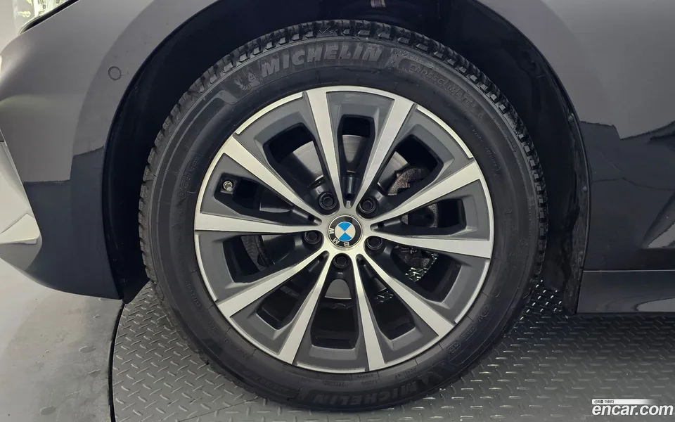 BMW 3 Series 320d xDrive 2023 — миниатюра 2