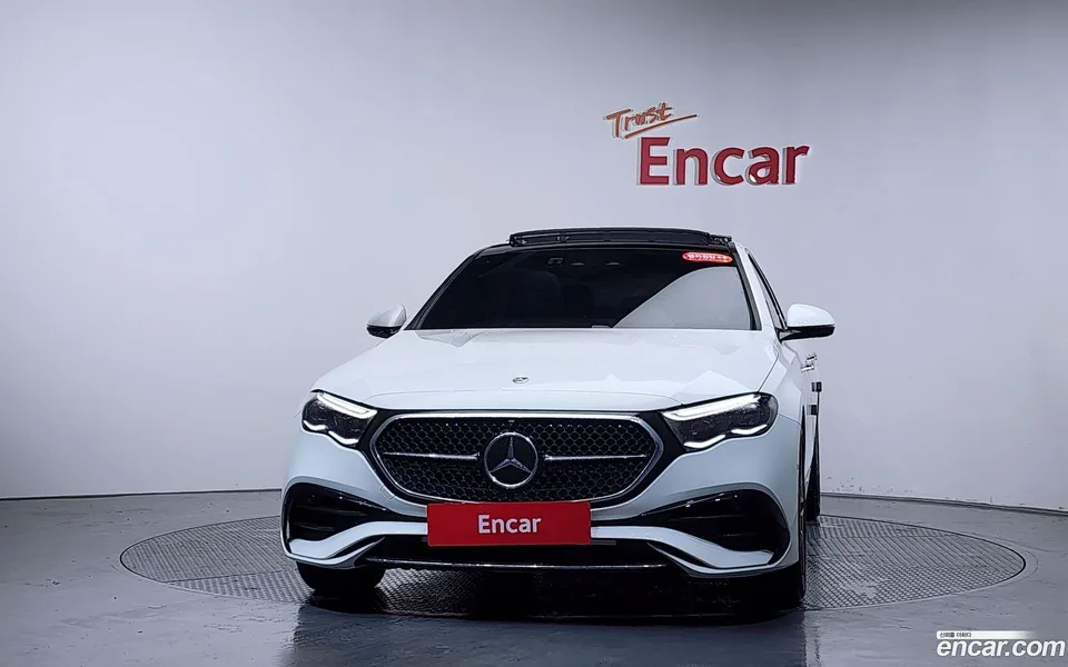 Mercedes-Benz E-Class E300 4MATIC AMG Line 2024 — миниатюра 3