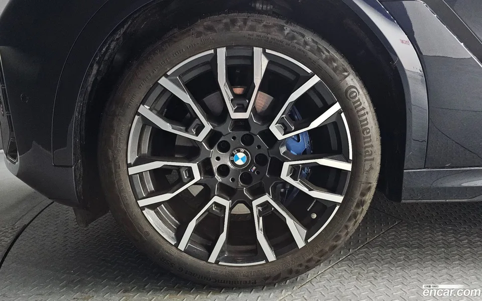 BMW X6 xDrive40i M 2025 — миниатюра 2
