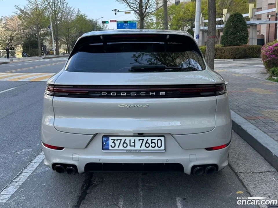 Porsche Cayenne 3.0 S E- 2024 — миниатюра 3