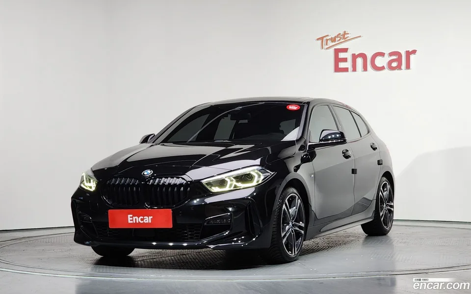 BMW 1 Series 120i M 2022 — фото 1, купить с доставкой в Москву