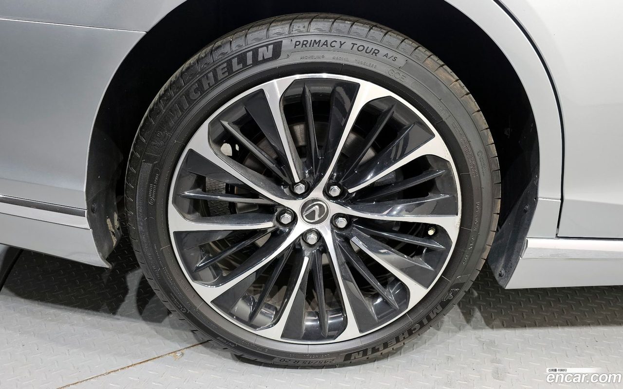 Lexus LS 500 2022 — 2