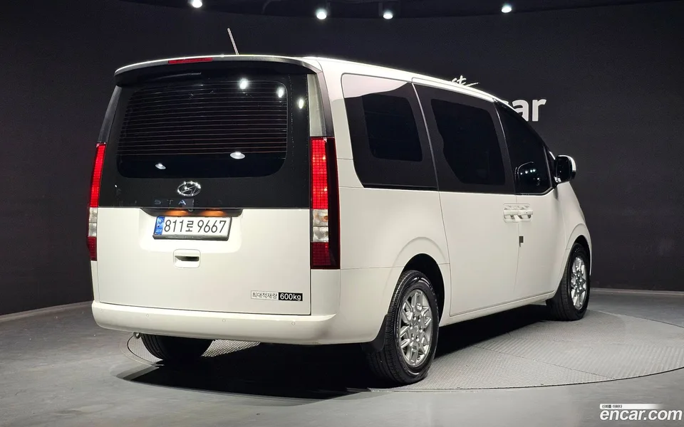 Hyundai Staria 5 2023 — миниатюра 2