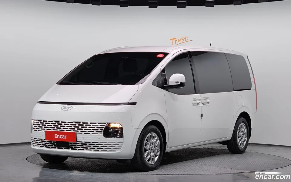 Hyundai Staria 5 2024 — фото 1, купить с доставкой в Москву