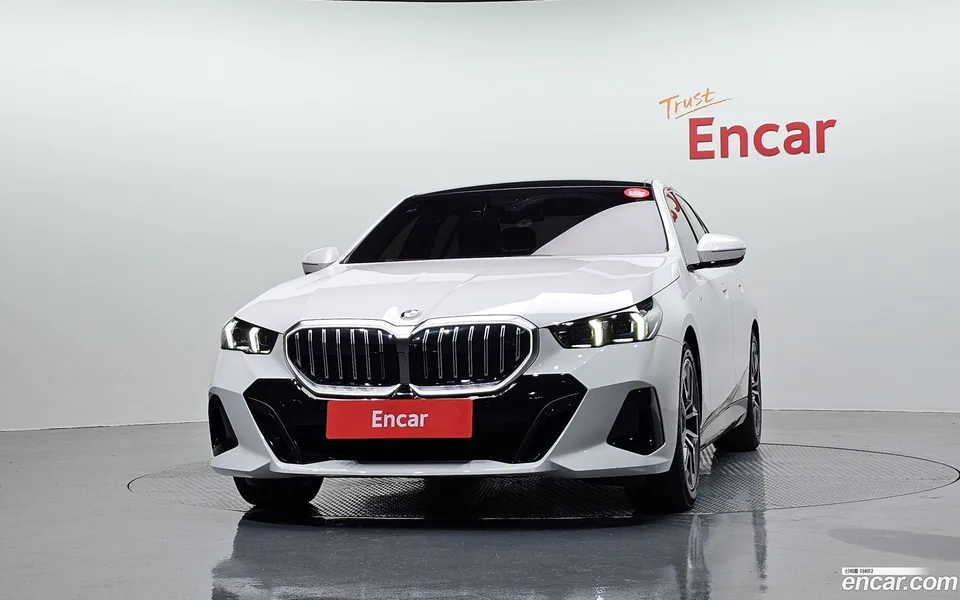 BMW 5 Series 523d M 2023 — миниатюра 3