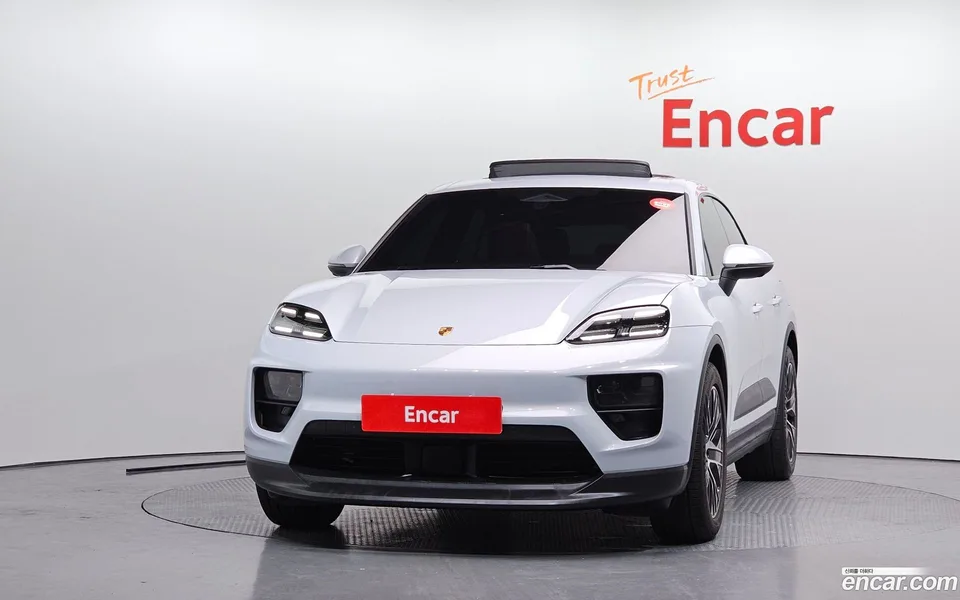 Porsche Macan Electric 2025 — миниатюра 3