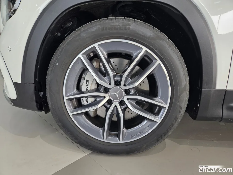 Mercedes-Benz GLB-Class AMG GLB35 4MATIC 2025 — миниатюра 2