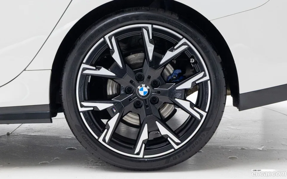 BMW 2 Series Gran Coupe 228 xDrive M 2025 — миниатюра 2