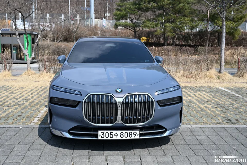 BMW 7 Series 740i sDrive 2023 — миниатюра 3