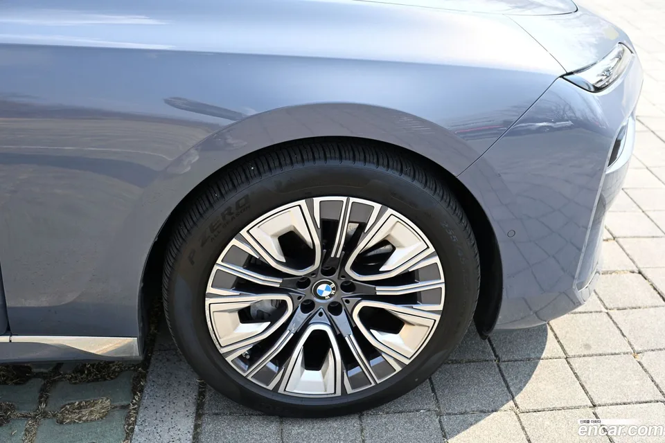 BMW 7 Series 740i sDrive 2023 — миниатюра 5
