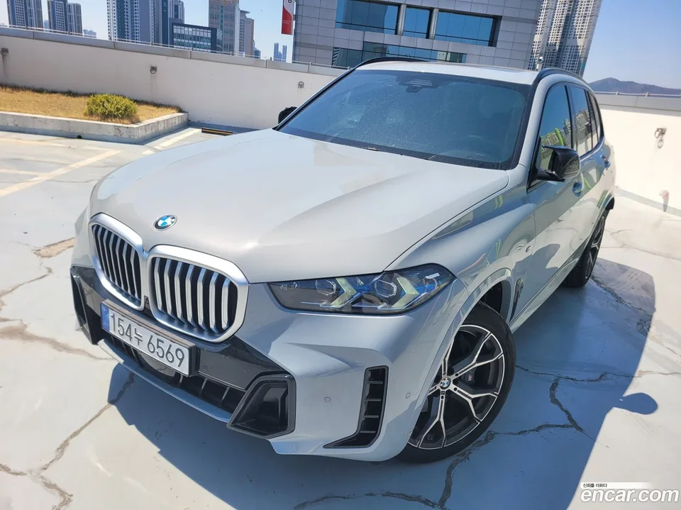 BMW X5 xDrive 30d M 2025 — фото 1, купить с доставкой в Москву